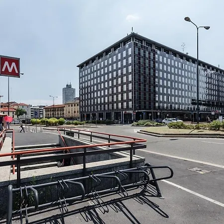 Stayeasy Quadronno33 - 3 Bedrooms, 2 Baths - Duomo Walking Distance Milan Exterior photo