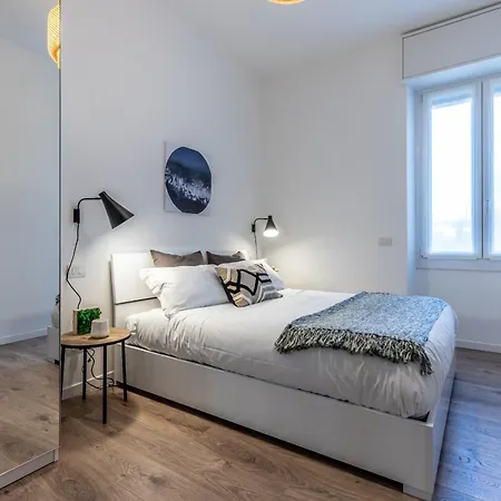 Stayeasy Quadronno33 - 3 Bedrooms, 2 Baths - Duomo Walking Distance Milan Exterior photo